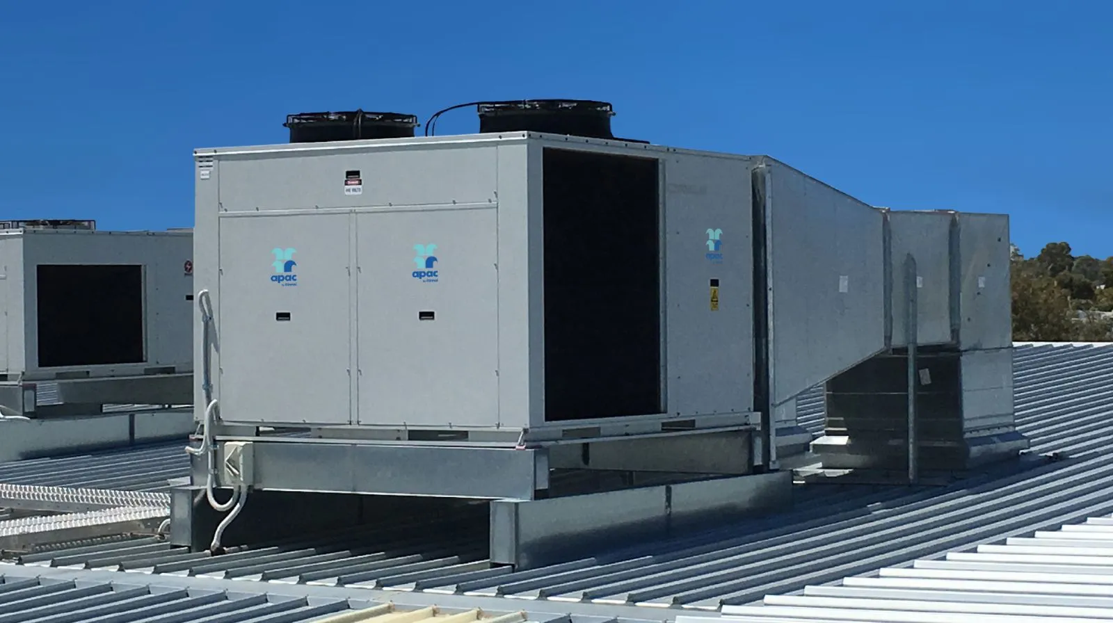 Package Unit AC Cleaning Services Dubai for Rooftop Cooling Systems